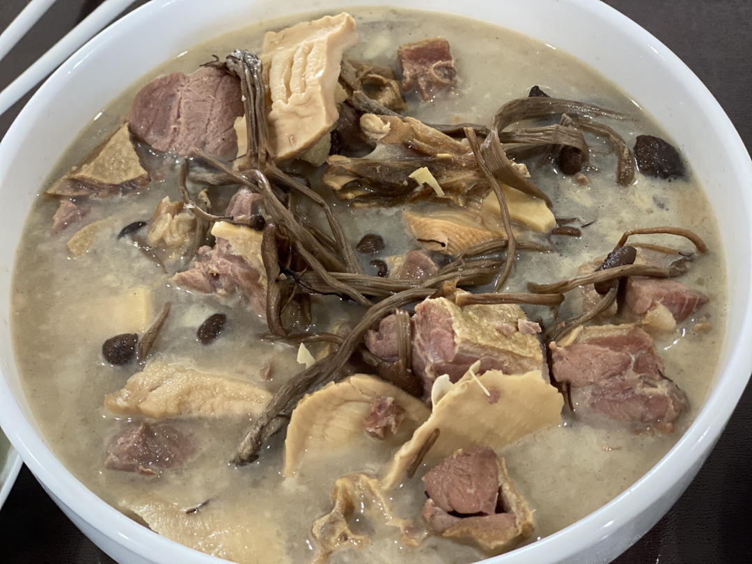 腌笃鲜风味❗️㊙️春笋炖腊鸭腿