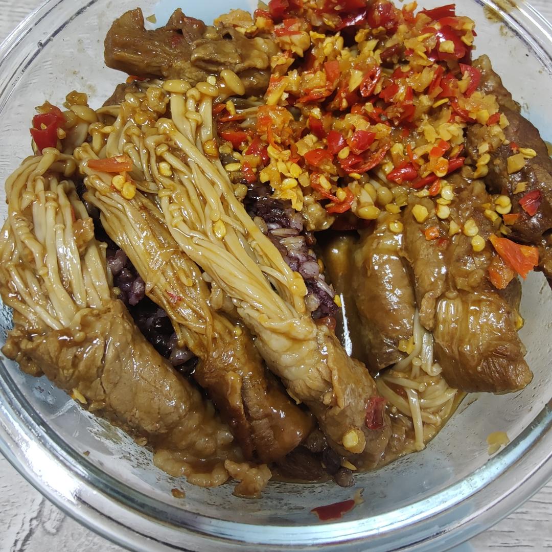 【金针菇肥牛卷】