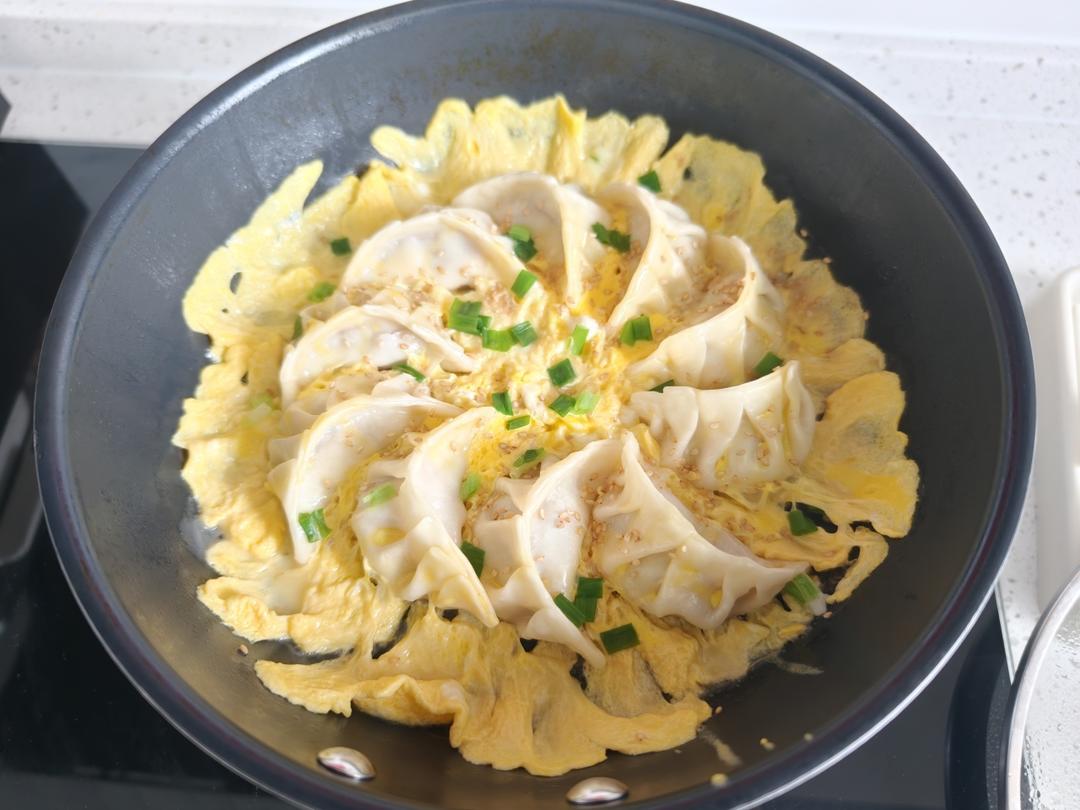 鸡蛋抱煎饺