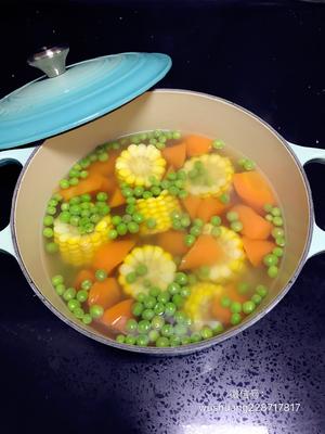 豌豆蔬菜汤的做法 步骤3