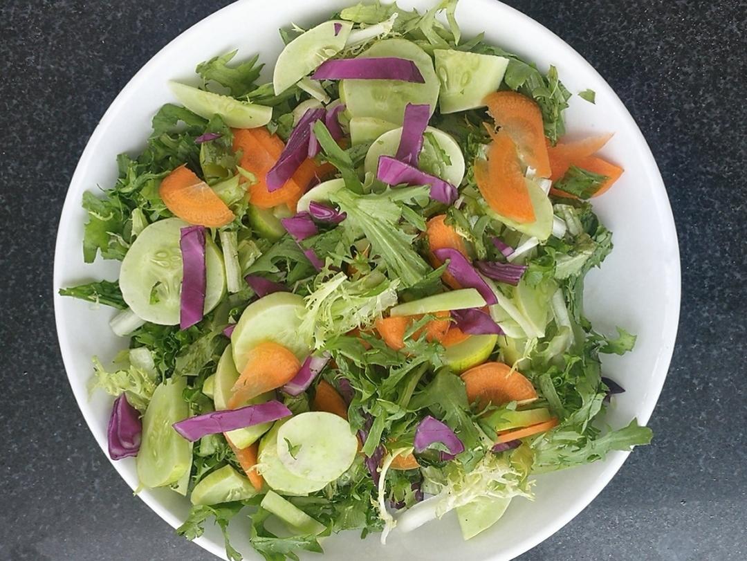 蔬菜沙拉😋的做法