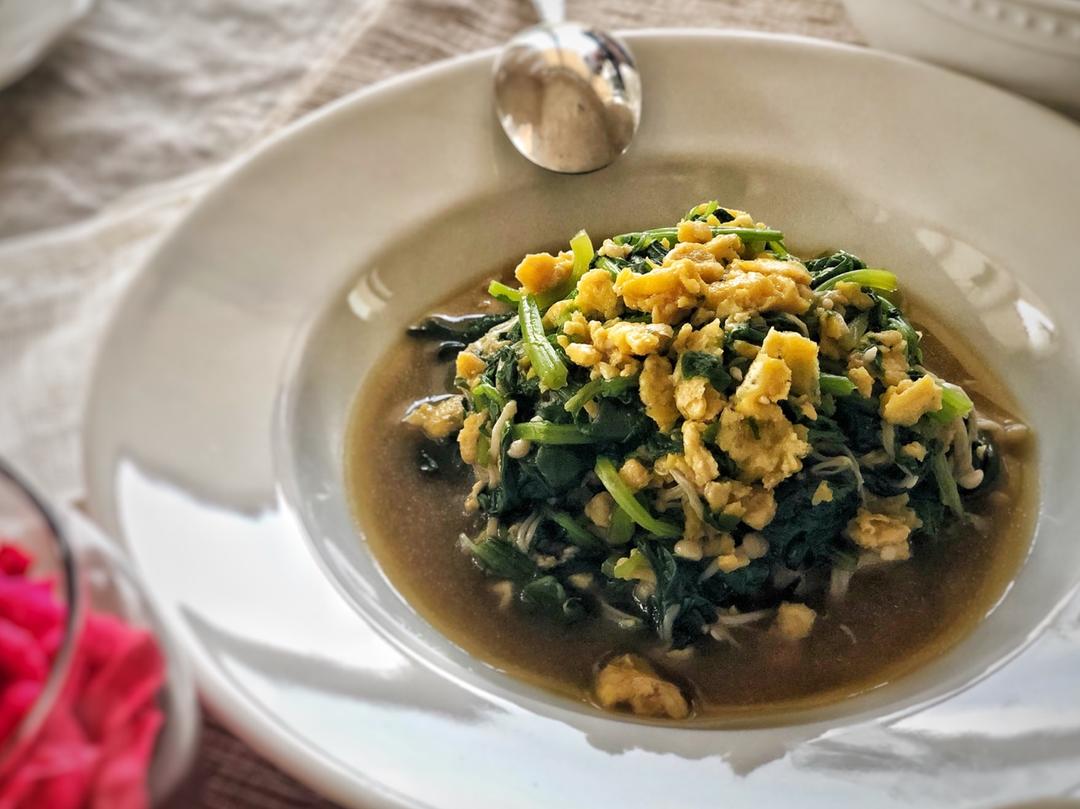 凉拌菠菜金针菇鸡蛋皮