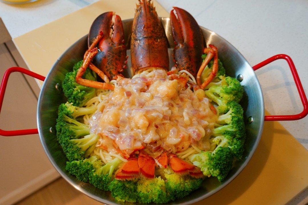 老广东酒楼的龙虾伊面