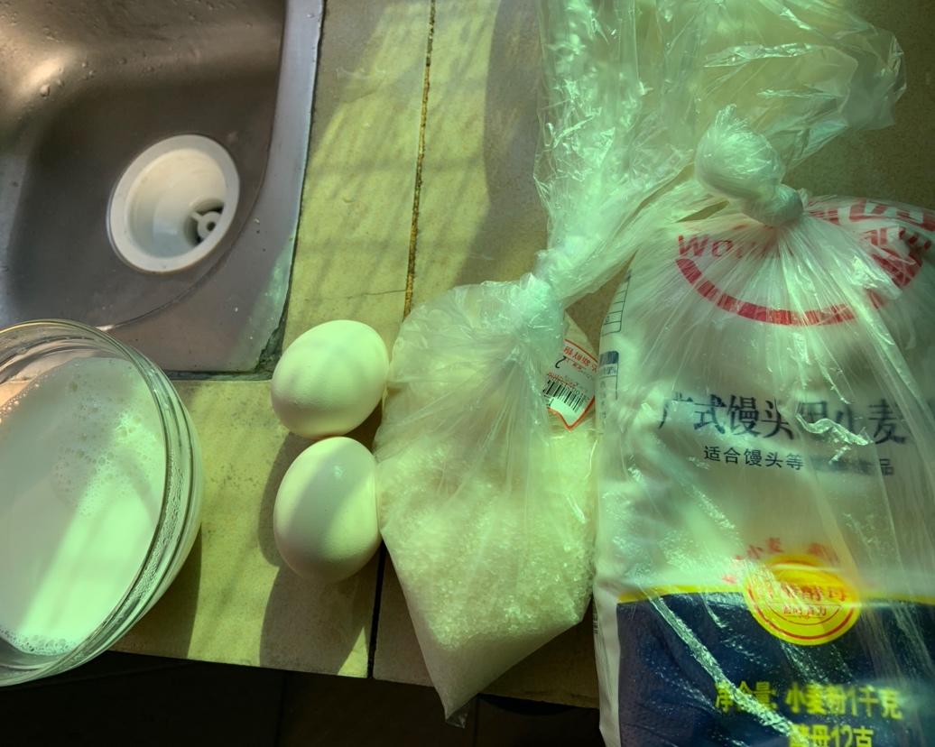 纯奶手撕吐司的做法 步骤1