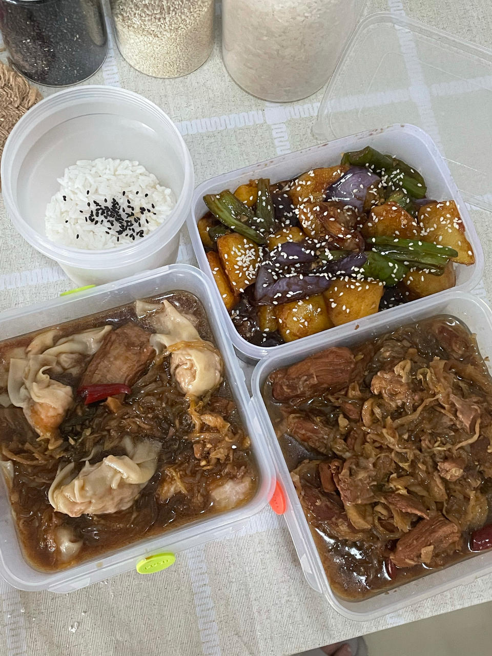 快给你心爱的人们做/送饭吧！