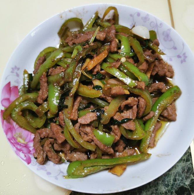 嫩嫩的青椒牛里脊