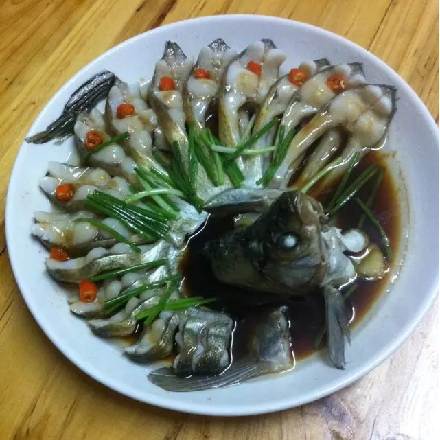 孔雀开屏清蒸鱼