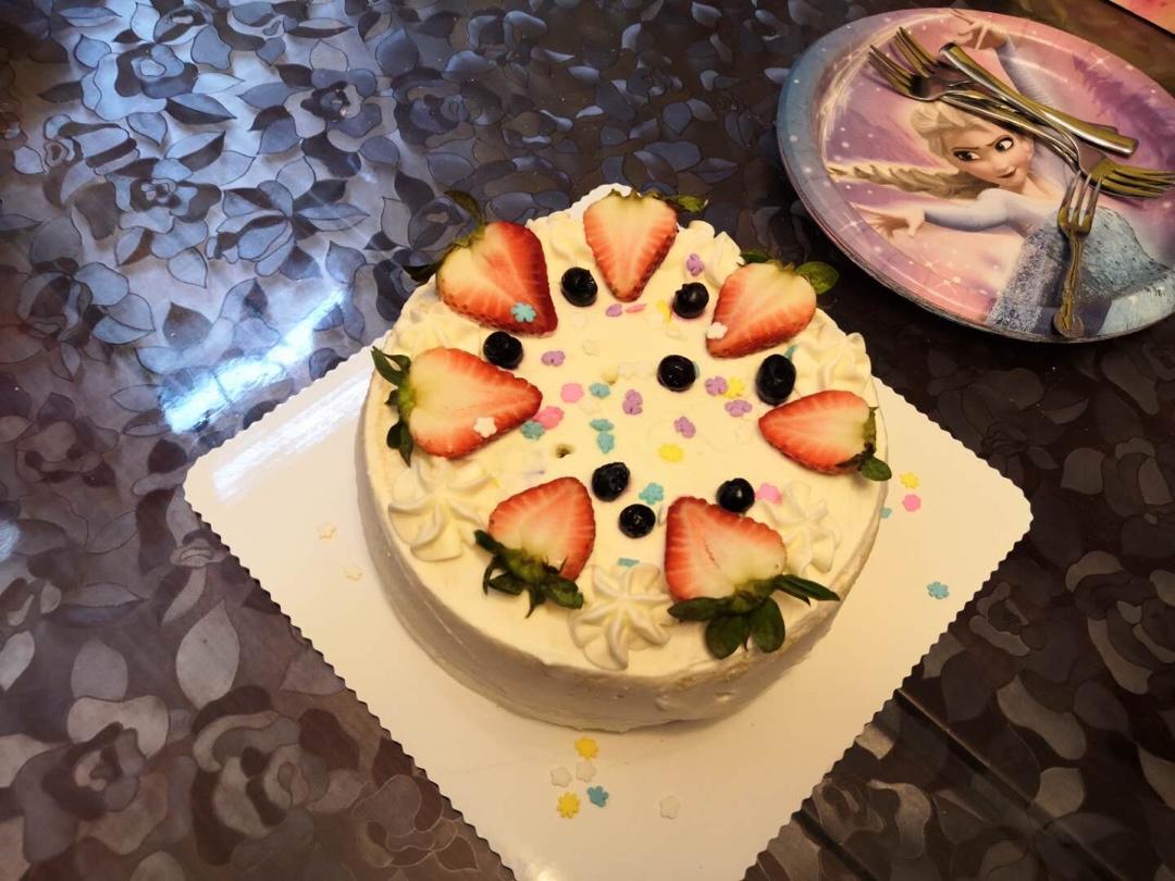 奶油可可戚风蛋糕（草莓蓝莓篇）