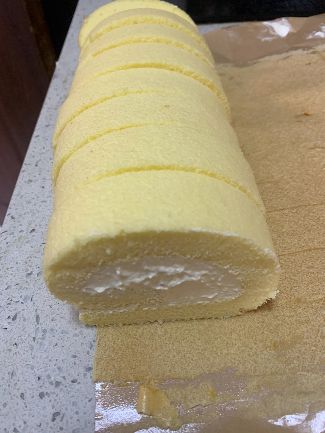 超详细的瑞士卷奶油蛋糕卷原味蛋糕卷的制作方法 饱满不掉皮不开裂（附模具换算方法）