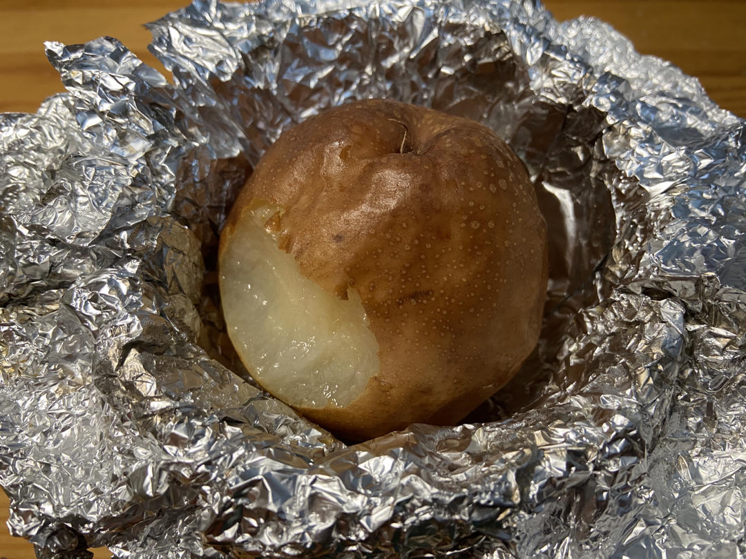 冬天一定要吃热乎乎的烤梨