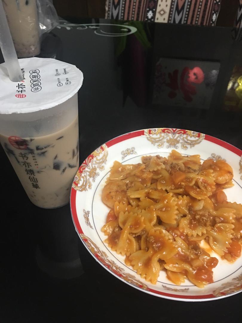 虾仁蕃茄意大利面