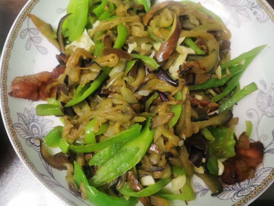 下饭菜 茄子炒青椒丝的做法