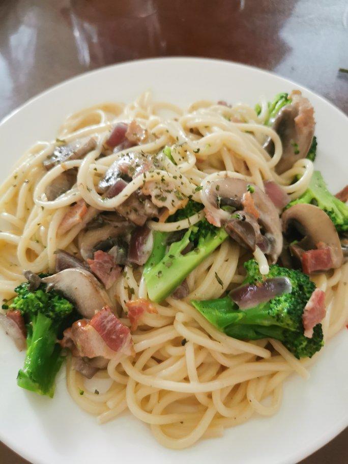 奶油培根意大利面 - Creamy Beacon Linguine