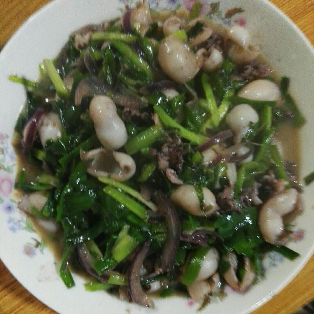 嫩韭菜炒墨鱼仔