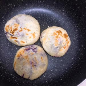 谁都会做的无油紫薯饼的做法 步骤3