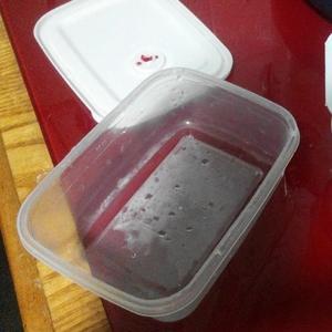 超简单电饭锅酸奶的做法 步骤1