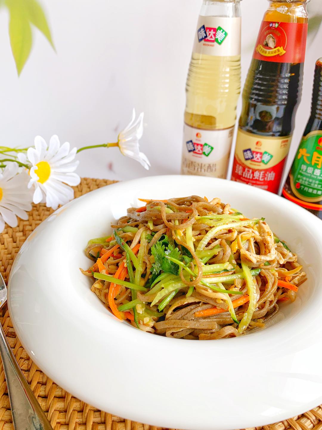 鸡丝凉面的做法