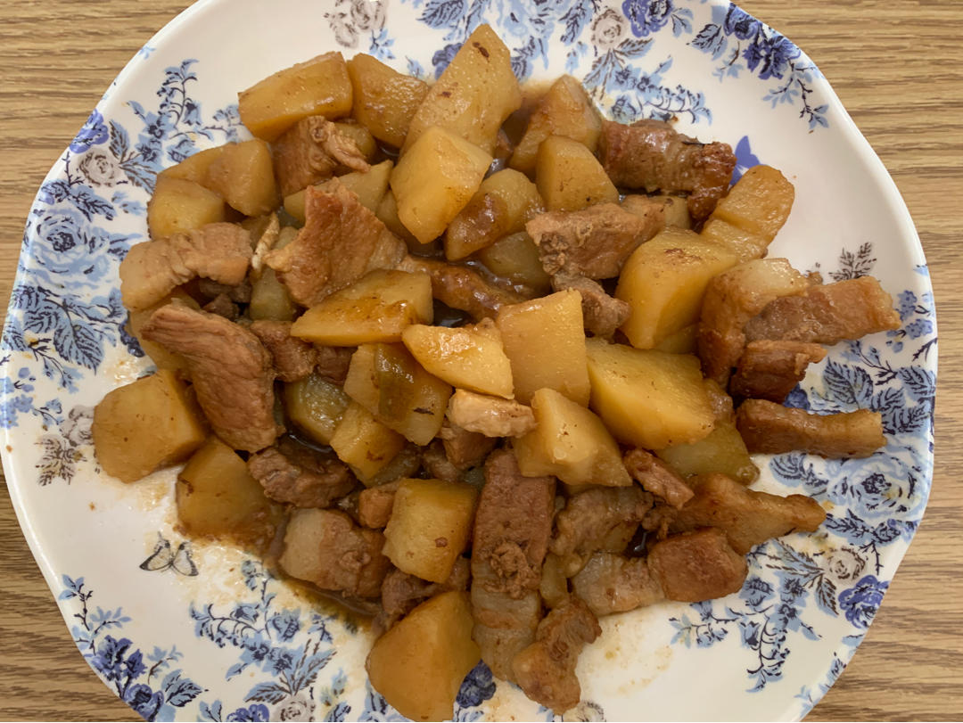 红烧肉炖土豆（丝毫不腻）