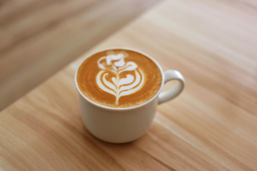 ☕自学拉花不急不嗔🐱