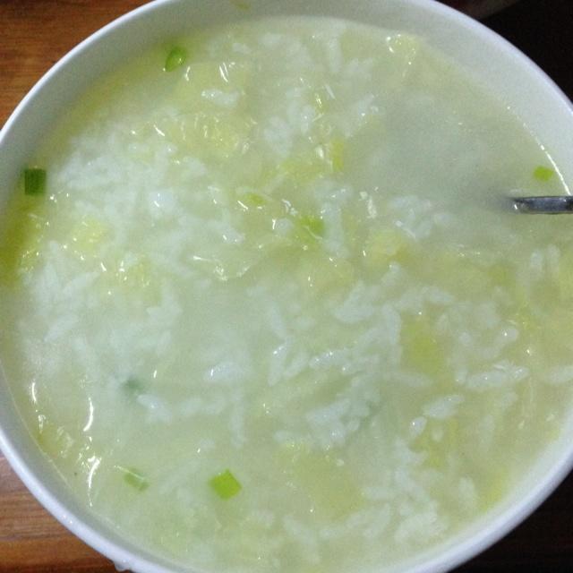 白菜葱花粥（宿舍版）的做法