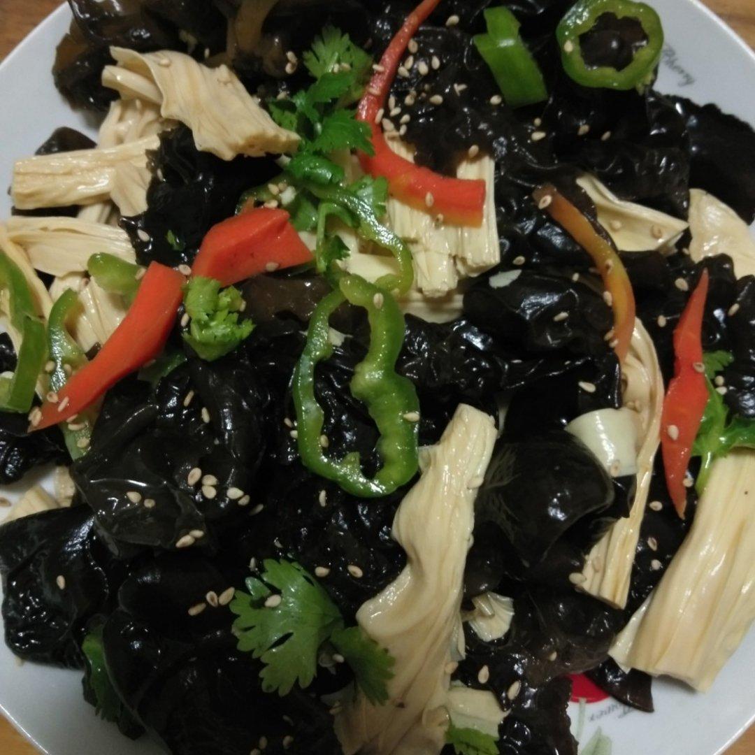 凉拌腐竹木耳