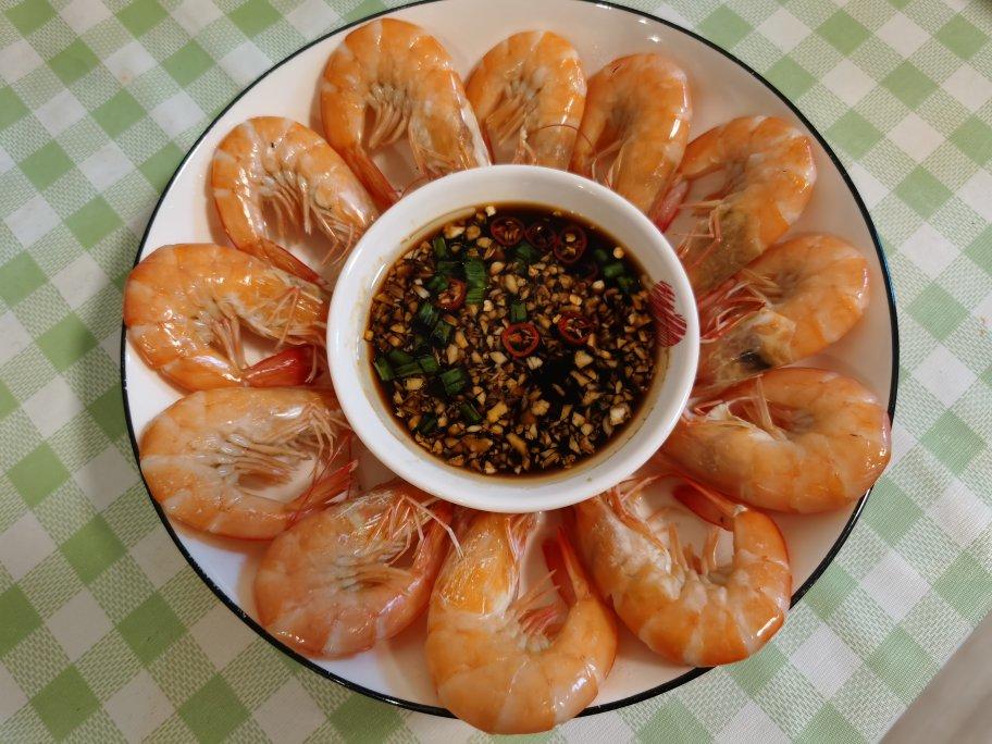 落日曦沉做的75零失败的万能海鲜蘸料白灼虾