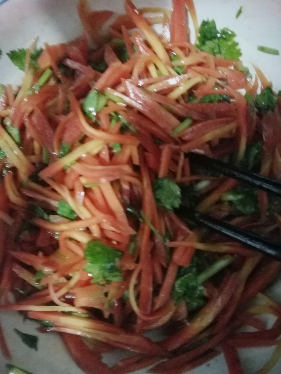 凉拌红萝卜丝