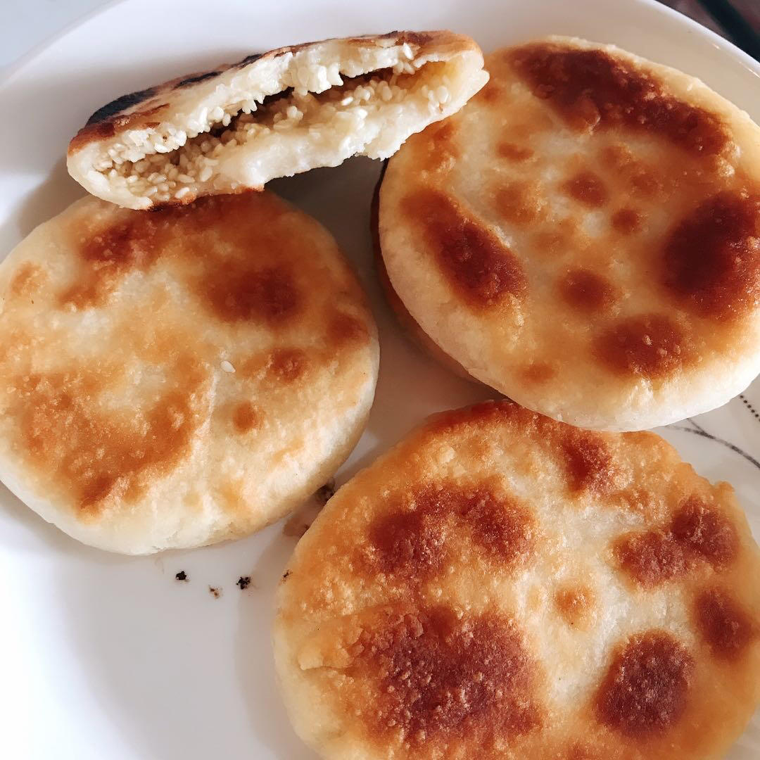 烫面芝麻糖饼 凉了也不硬 不吃菜空口吃五个 附细节视频详解