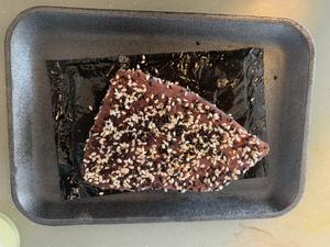 （照葫芦画瓢不知道画的对不对的）煎吞拿鱼 Ahi tuna steak的做法 步骤5