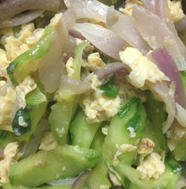 黄瓜洋葱炒鸡蛋