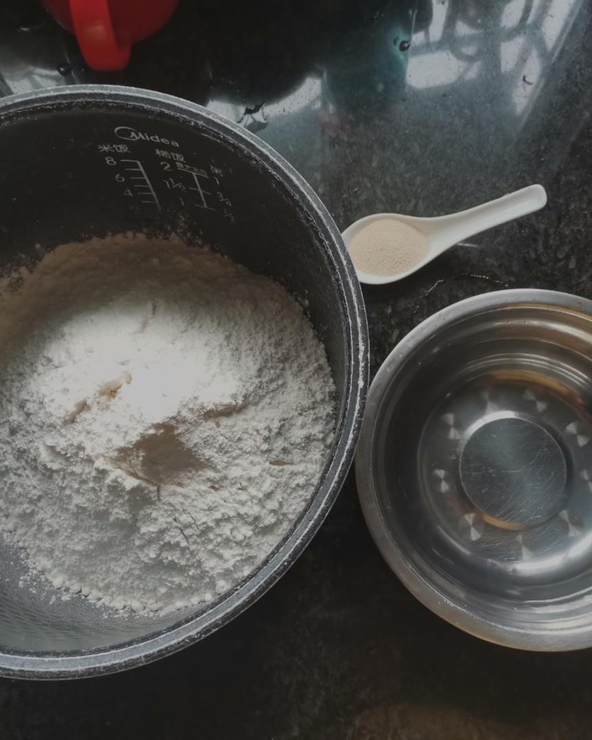 纯奶手撕吐司的做法 步骤1