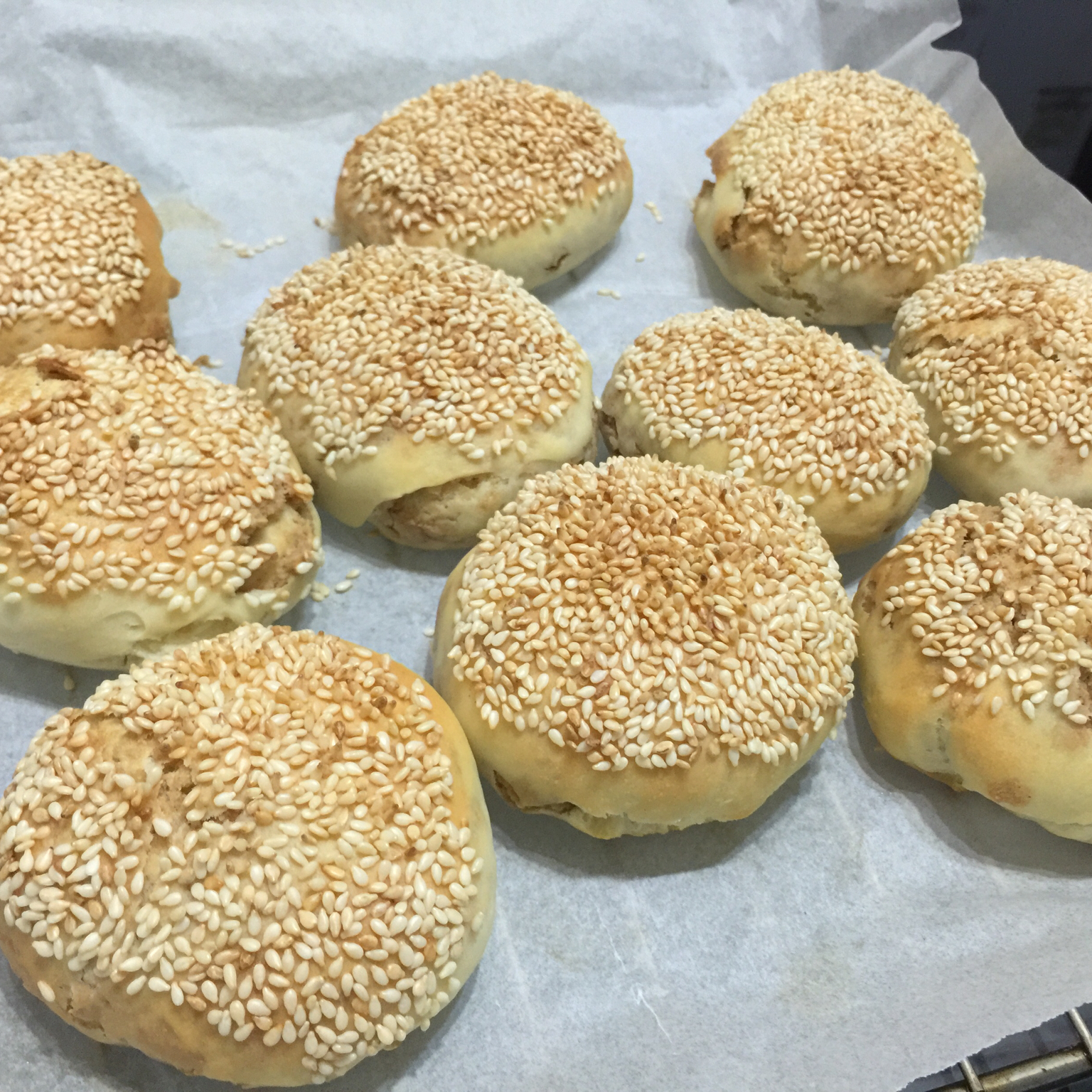 麻酱蟹壳烧饼