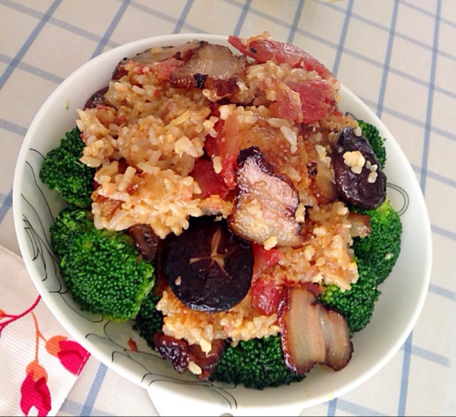 腊肠煲仔饭