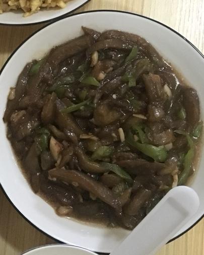 〈辣椒炒茄条〉，有点简单。欣小厨 😉