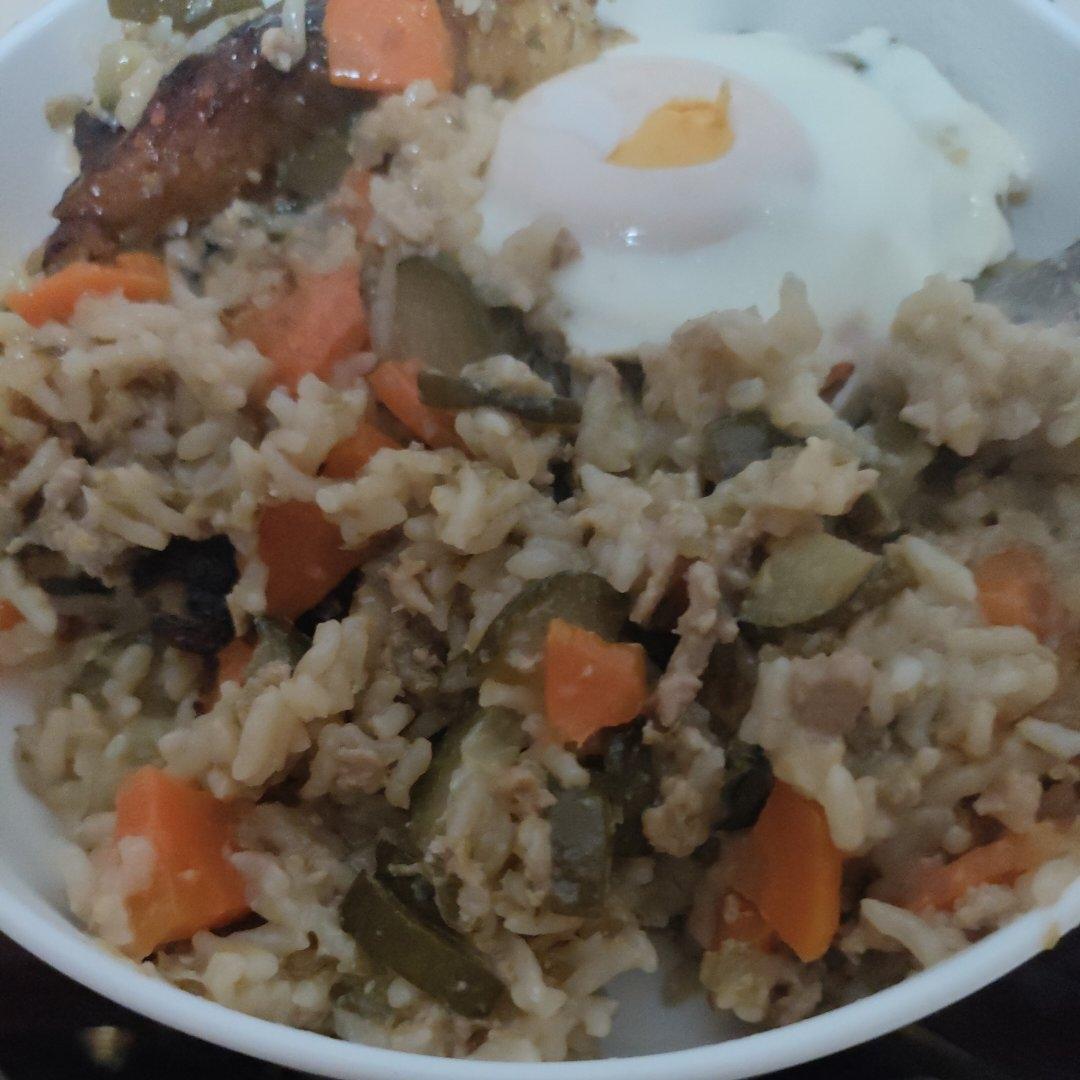 电饭煲版的煲仔饭