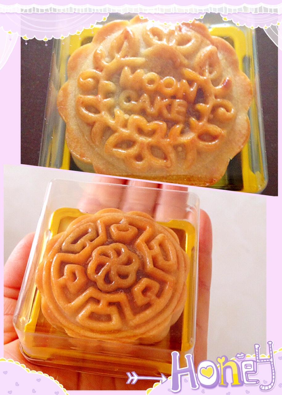 广式月饼—蛋黄莲蓉月饼
