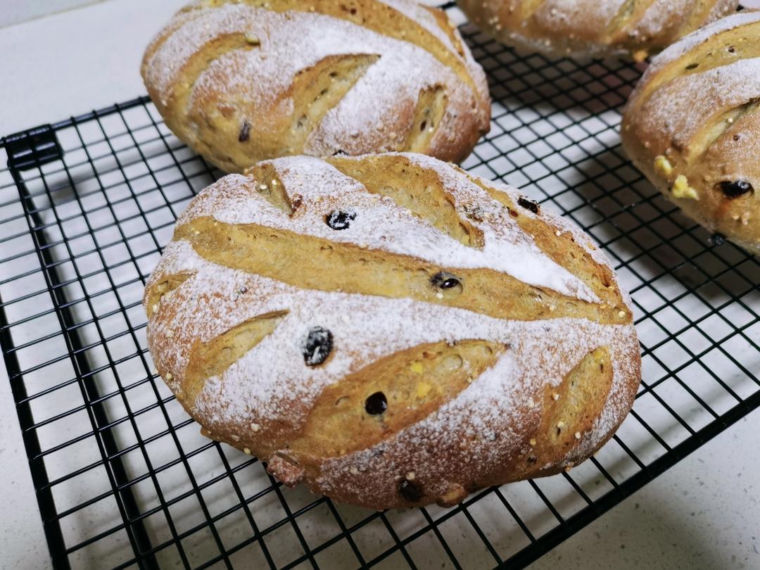 全麦坚果包软欧包