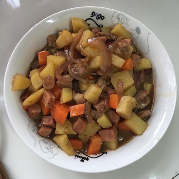 洋葱土豆胡萝卜炖肉