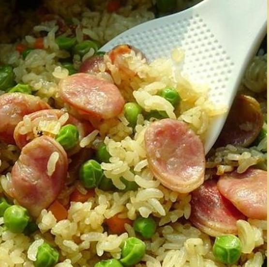 电饭煲豌豆香肠焖饭