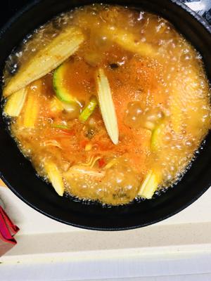 韩式泡菜海鲜锅的做法 步骤6