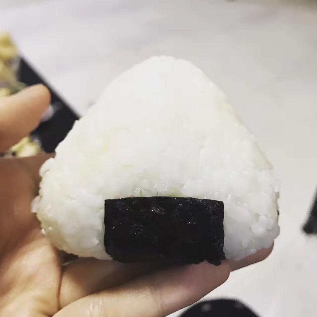 金枪鱼芝士饭团