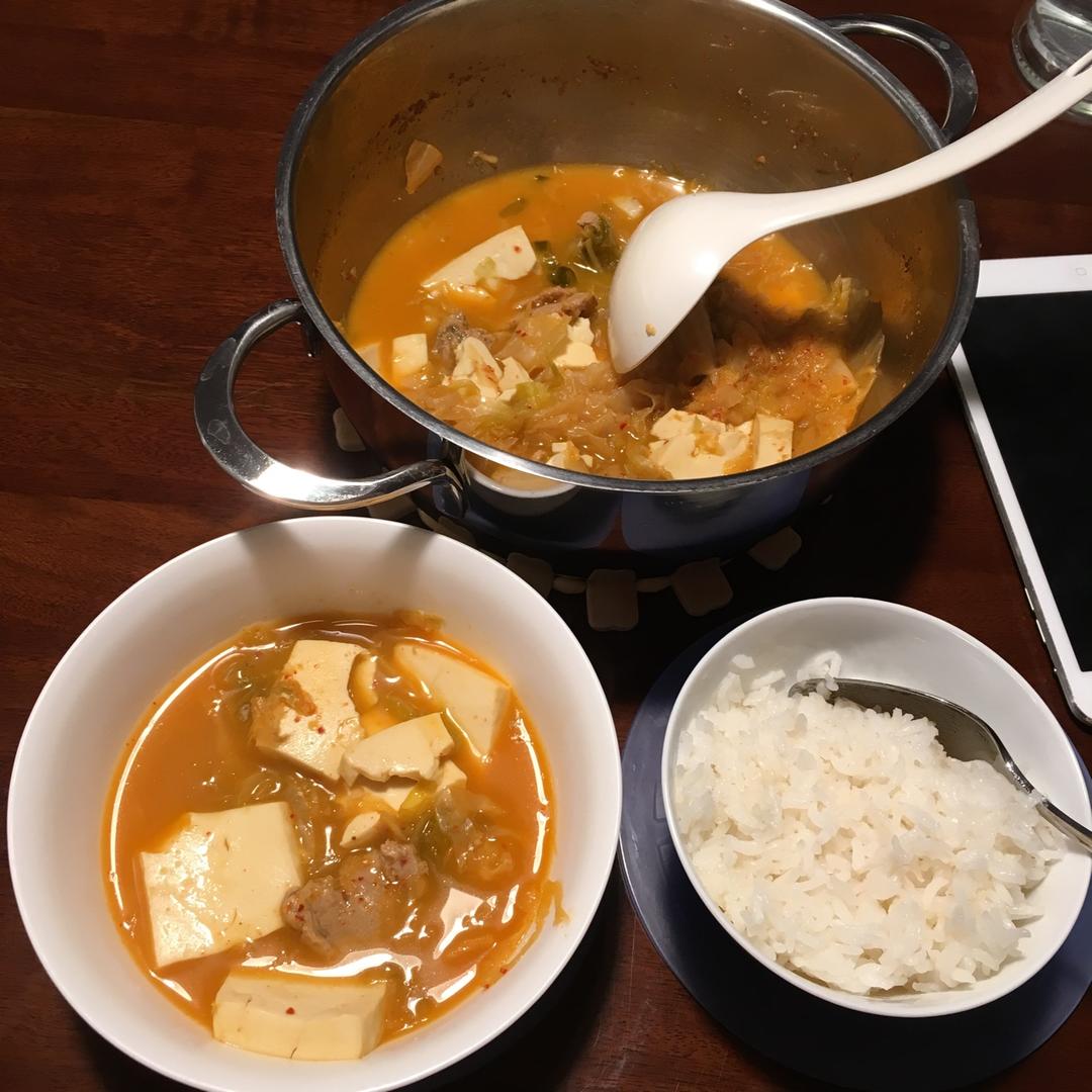 超简单好味的泡菜汤