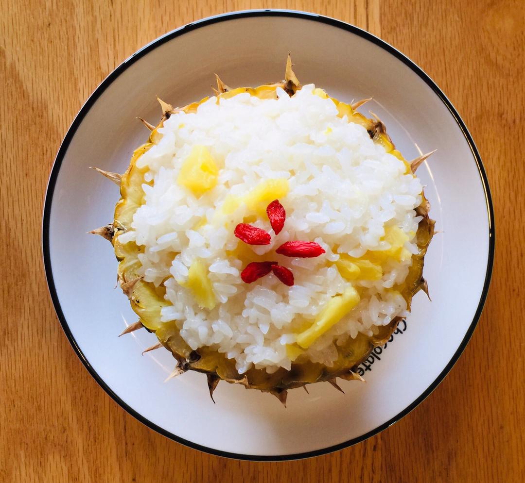 菠萝糯米饭(不可抵挡的美味诱惑)的做法