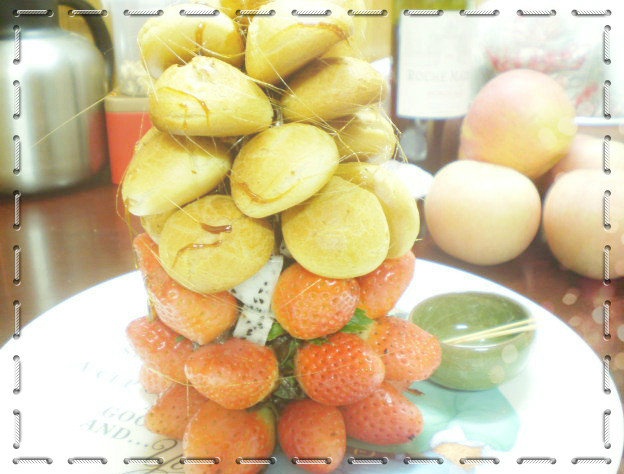 圣诞雪景焦糖泡芙塔