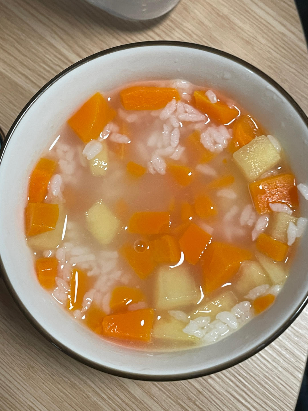 苹果胡萝卜小米粥 7+宝宝辅食