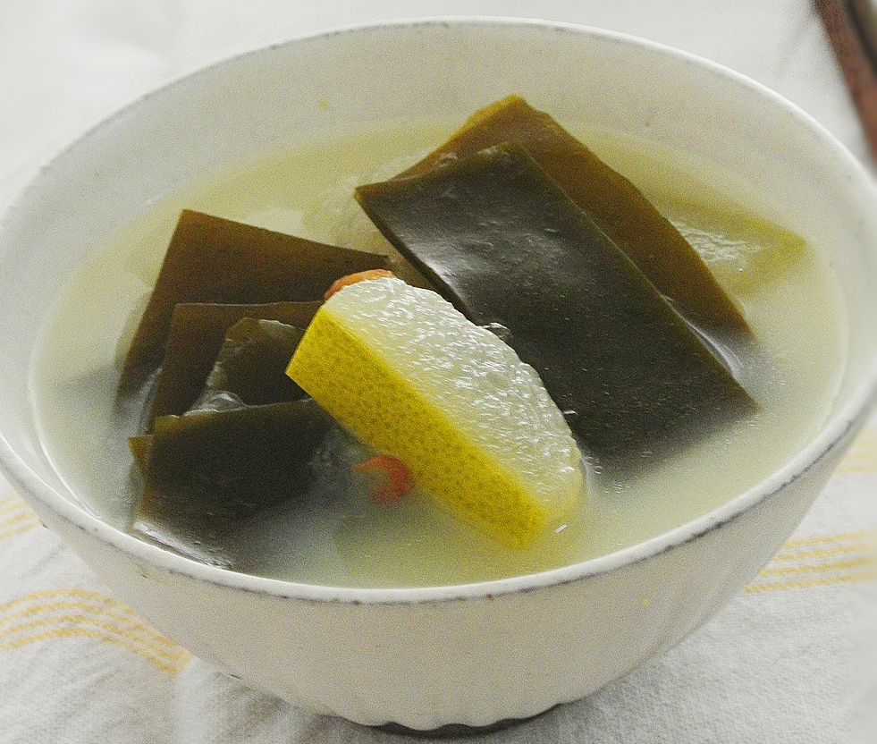 电饭煲做去湿汤，冬瓜海带汤，非常简单易操作。的做法