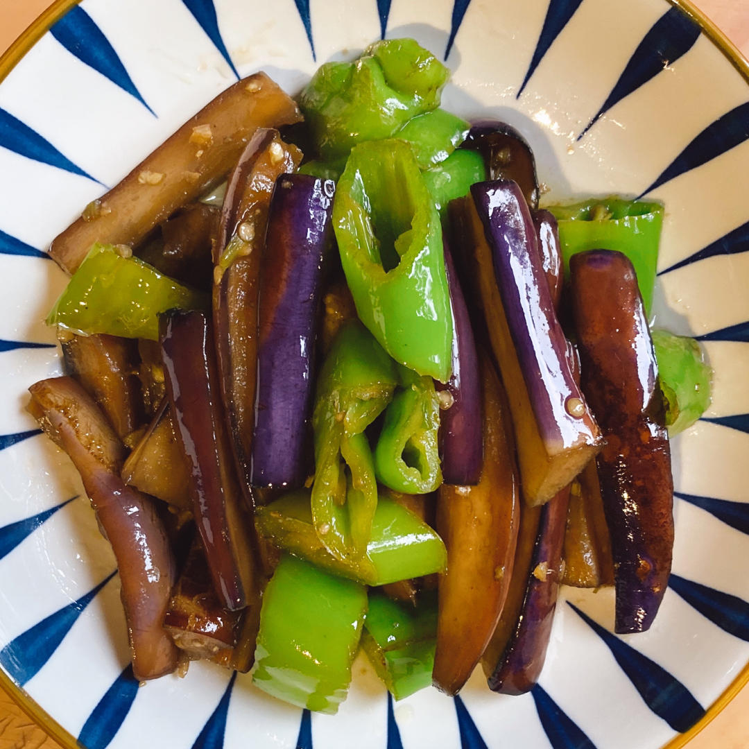 不费油❗不变色❗好吃下饭的青椒炒茄子