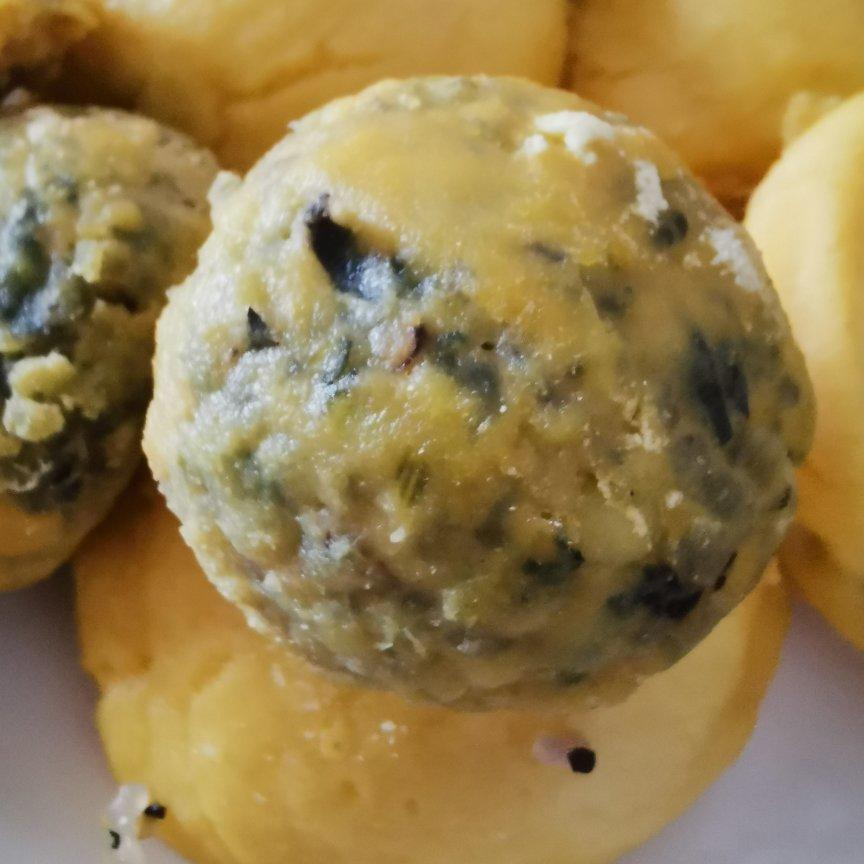 菠菜玉米面团子