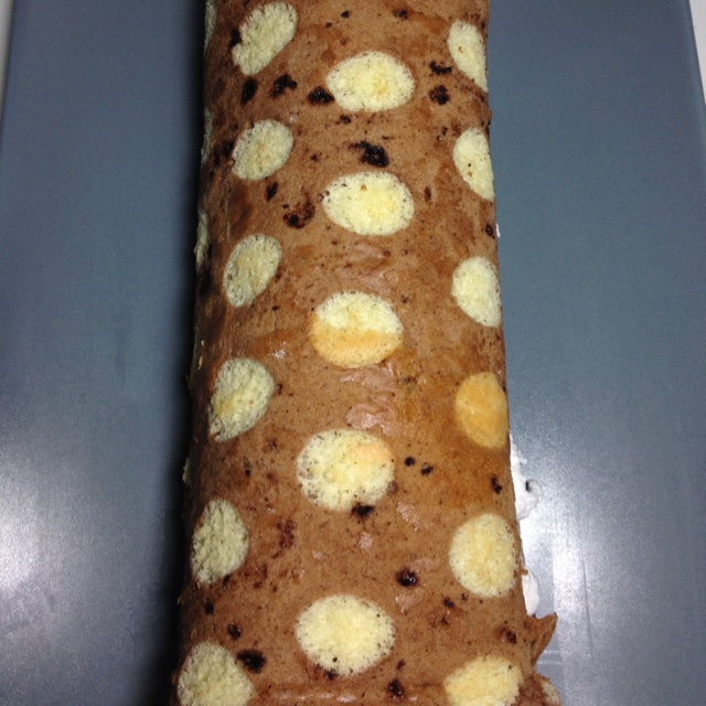 可可奶油波点蛋糕卷