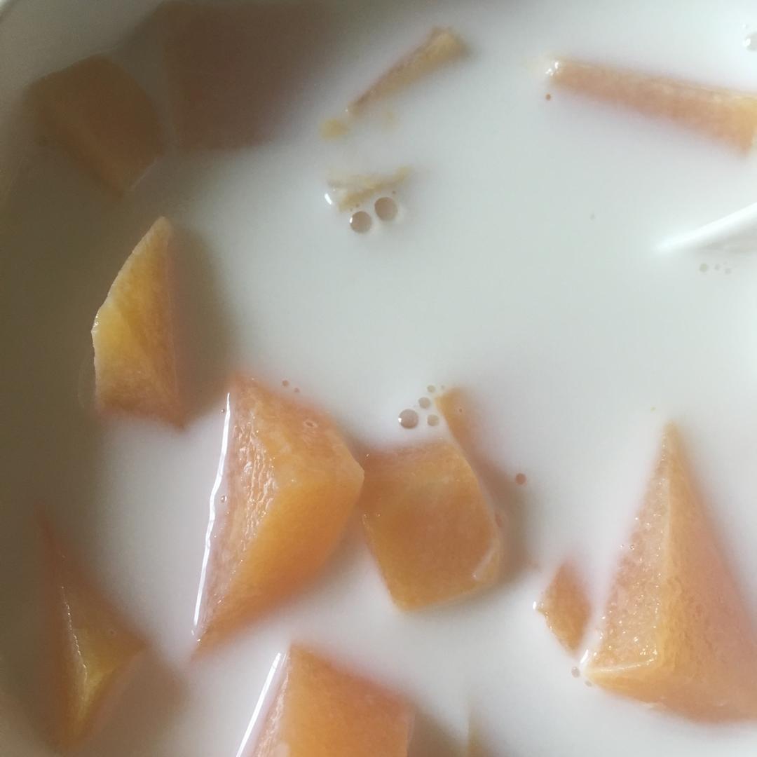 鲜奶炖木瓜